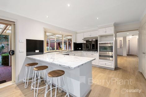 Property photo of 2 Roxanne Close Scoresby VIC 3179