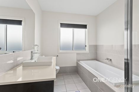 Property photo of 34 Bartlett Crescent Calderwood NSW 2527