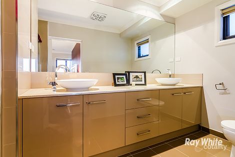 Property photo of 40 John Russell Road Cranbourne West VIC 3977