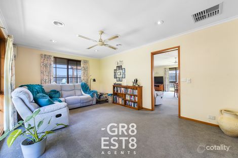 Property photo of 15 Lawson Close Cranbourne VIC 3977