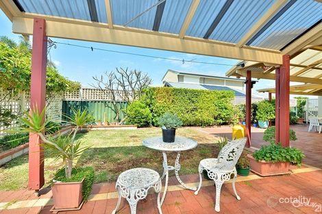 Property photo of 1 Albatross Close Halls Head WA 6210