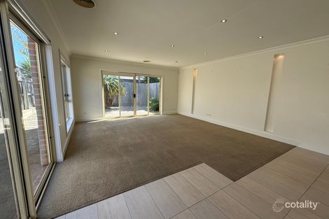 Property photo of 1 Nanworen Crescent Bell Park VIC 3215