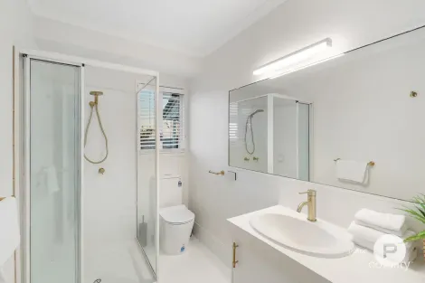 Property photo of 34 Bayside Drive Beachmere QLD 4510