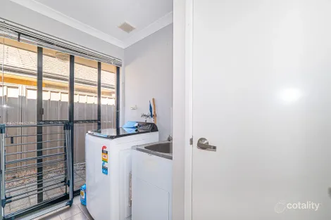 Property photo of 5 Podger Way Brookdale WA 6112