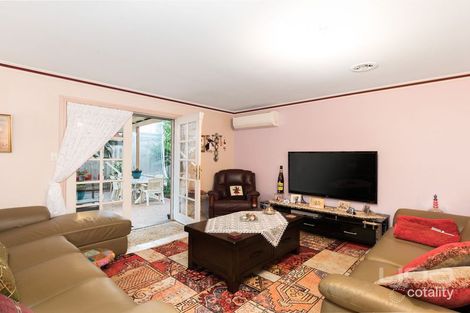 Property photo of 18 Wolviston Avenue Hillside VIC 3037