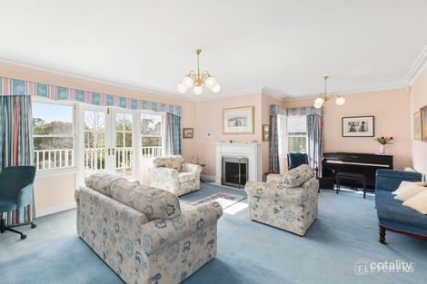 Property photo of 34 Woodhouse Grove Box Hill North VIC 3129