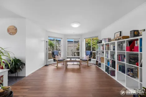 Property photo of 26 Colverwell Crescent Jerrabomberra NSW 2619