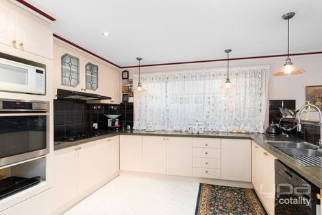 Property photo of 18 Wolviston Avenue Hillside VIC 3037