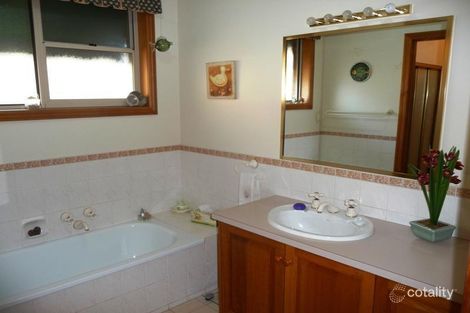 Property photo of 38 Membery Way Warrnambool VIC 3280