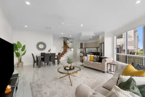 Property photo of 39 Kennington Road Camp Hill QLD 4152