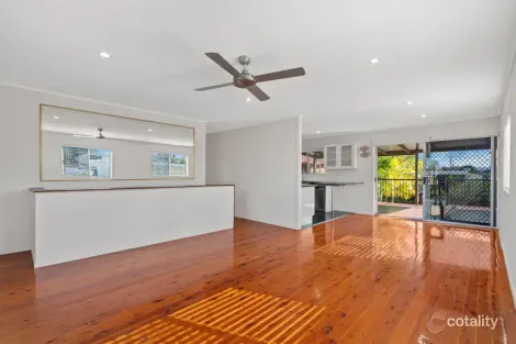 Property photo of 50 Stradbroke Street Biggera Waters QLD 4216