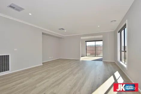 Property photo of 34 Semolina Street Manor Lakes VIC 3024