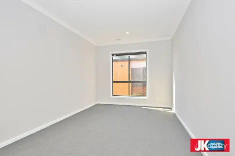 Property photo of 34 Semolina Street Manor Lakes VIC 3024