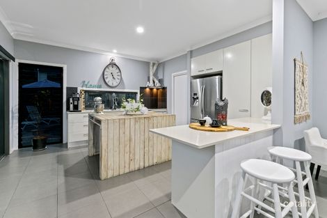 Property photo of 40 Careel Close Helensvale QLD 4212