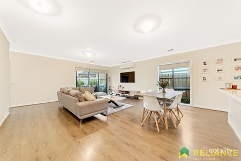 Property photo of 12 Lam Way Brookfield VIC 3338