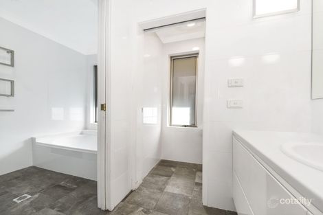 Property photo of 10 Gum Leaf Close Hornsby Heights NSW 2077