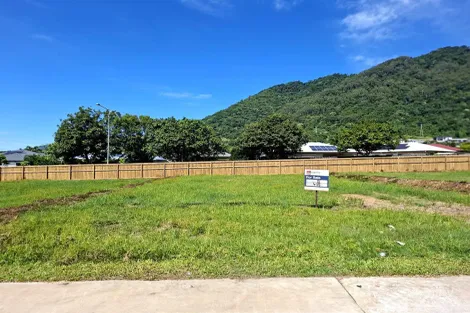 Property photo of 1 Salmon Close Kanimbla QLD 4870