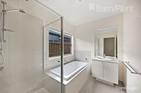 Property photo of 38 Dingo Street Point Cook VIC 3030