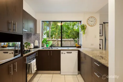 Property photo of 1/170 Whiting Street Labrador QLD 4215