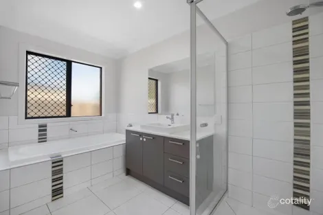 Property photo of 142 James Melrose Drive Brookfield VIC 3338