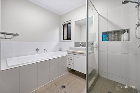 Property photo of 23 Castlereagh Close Pacific Pines QLD 4211