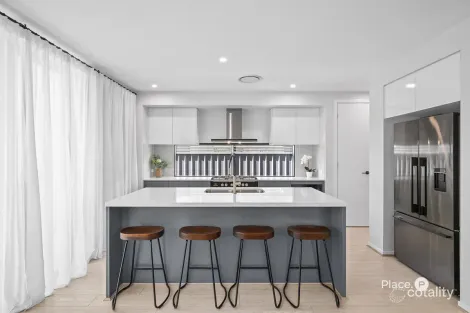 Property photo of 23 Bondi Street Newport QLD 4020