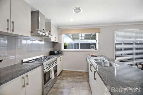 Property photo of 15 Winterton Place Yinnar VIC 3869