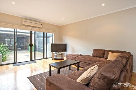 Property photo of 19 Harlesden Circuit Pakenham VIC 3810