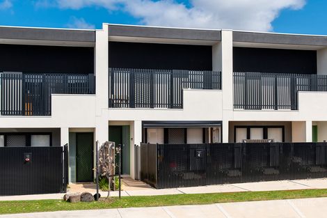 10 Surfers Cres, Carrum Downs, VIC 3201