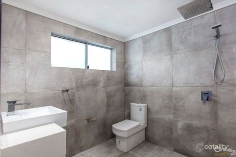 Property photo of 2/49 Saleng Crescent Warana QLD 4575