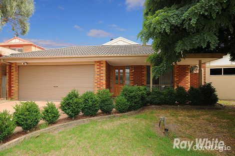 Property photo of 10 Turnberry Court Rowville VIC 3178