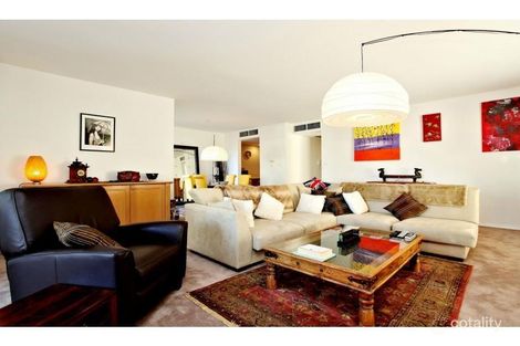 Property photo of 2/30 The Avenue Windsor VIC 3181