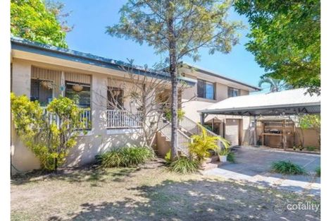 8 Barton Ave, Southport, QLD 4215