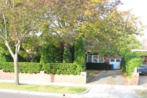 16 Canberra Gr, Brighton East, VIC 3187