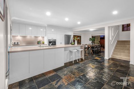 Property photo of 28 Weekes Road Carindale QLD 4152