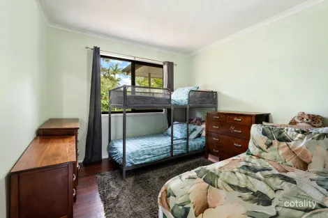 Property photo of 4 Leis Road Kallangur QLD 4503