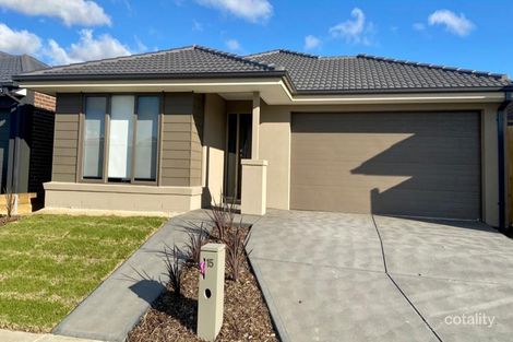 15 Fewster Cct, Mickleham, VIC 3064