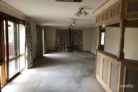 Property photo of 3 Melliodora Court Endeavour Hills VIC 3802