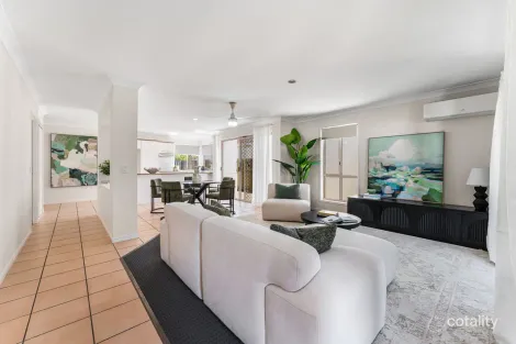Property photo of 18 Harrow Place Arundel QLD 4214