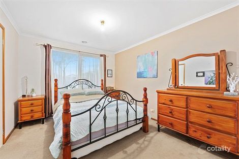 Property photo of 9 Cooney Close Berwick VIC 3806