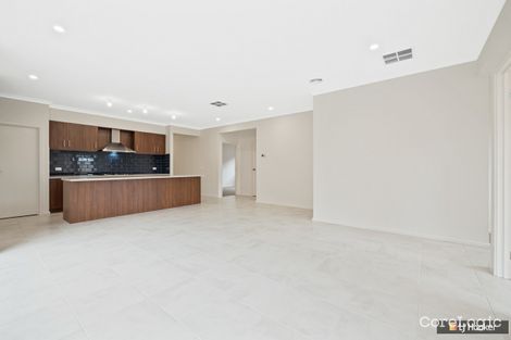 Property photo of 44 Wedgebill Circuit Werribee VIC 3030