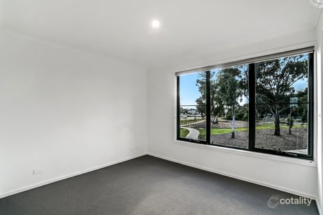 Property photo of 18 McComb Lane Cranbourne VIC 3977