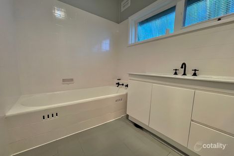 Property photo of 33 Hills Street Young NSW 2594