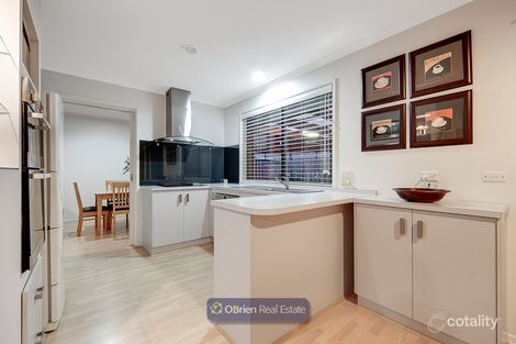 Property photo of 2 Neptune Place Cranbourne West VIC 3977