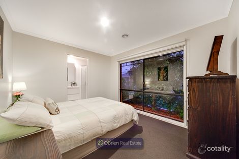 Property photo of 2 Neptune Place Cranbourne West VIC 3977