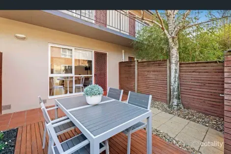 Property photo of 2/66 Woornack Road Carnegie VIC 3163