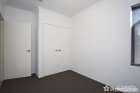 Property photo of 2 Kurda Place Westminster WA 6061