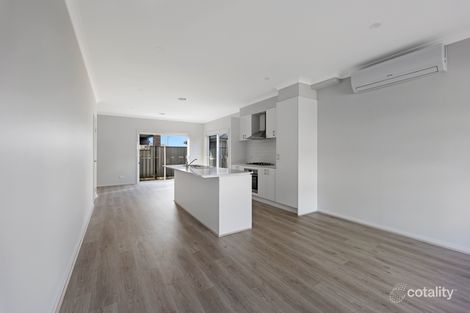 Property photo of 16 Adventure Crescent Roxburgh Park VIC 3064