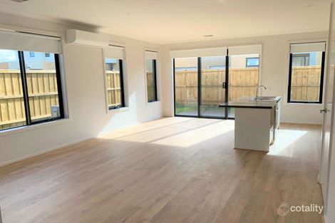 Property photo of 11 Rembrandt Court Pakenham VIC 3810