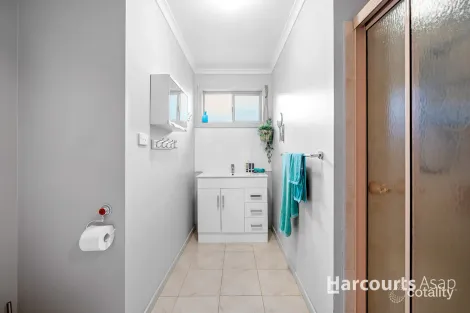 Property photo of 4 Caroline Avenue Cowes VIC 3922